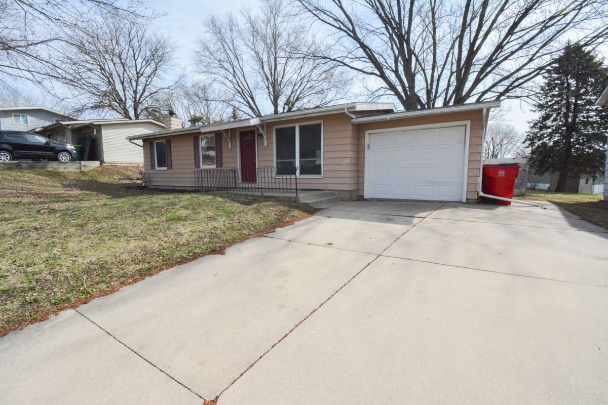 House for rent at 3960 Willow Heights Dr SW, Rochester, MN 55902