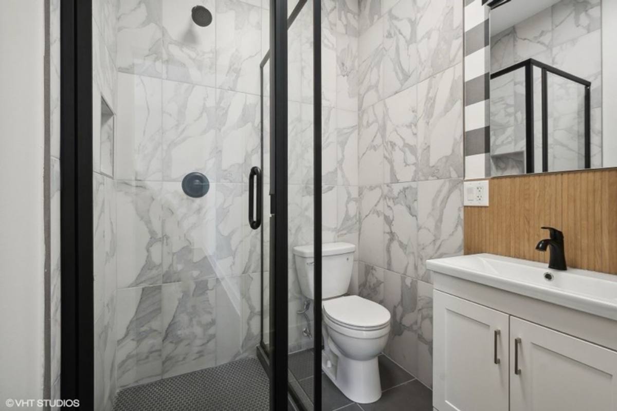 Apartment for rent at 1114 W Grand Ave, Chicago, IL 60642