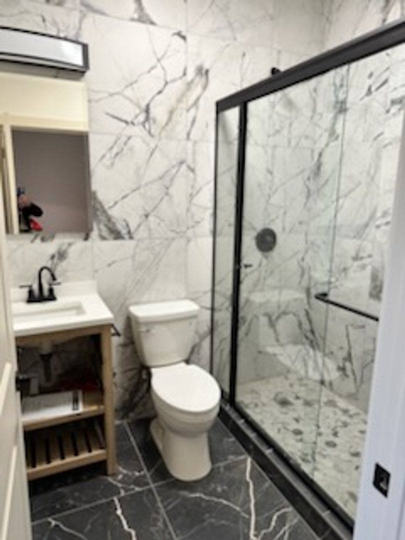 Apartment for rent at 1114 W Grand Ave, Chicago, IL 60642