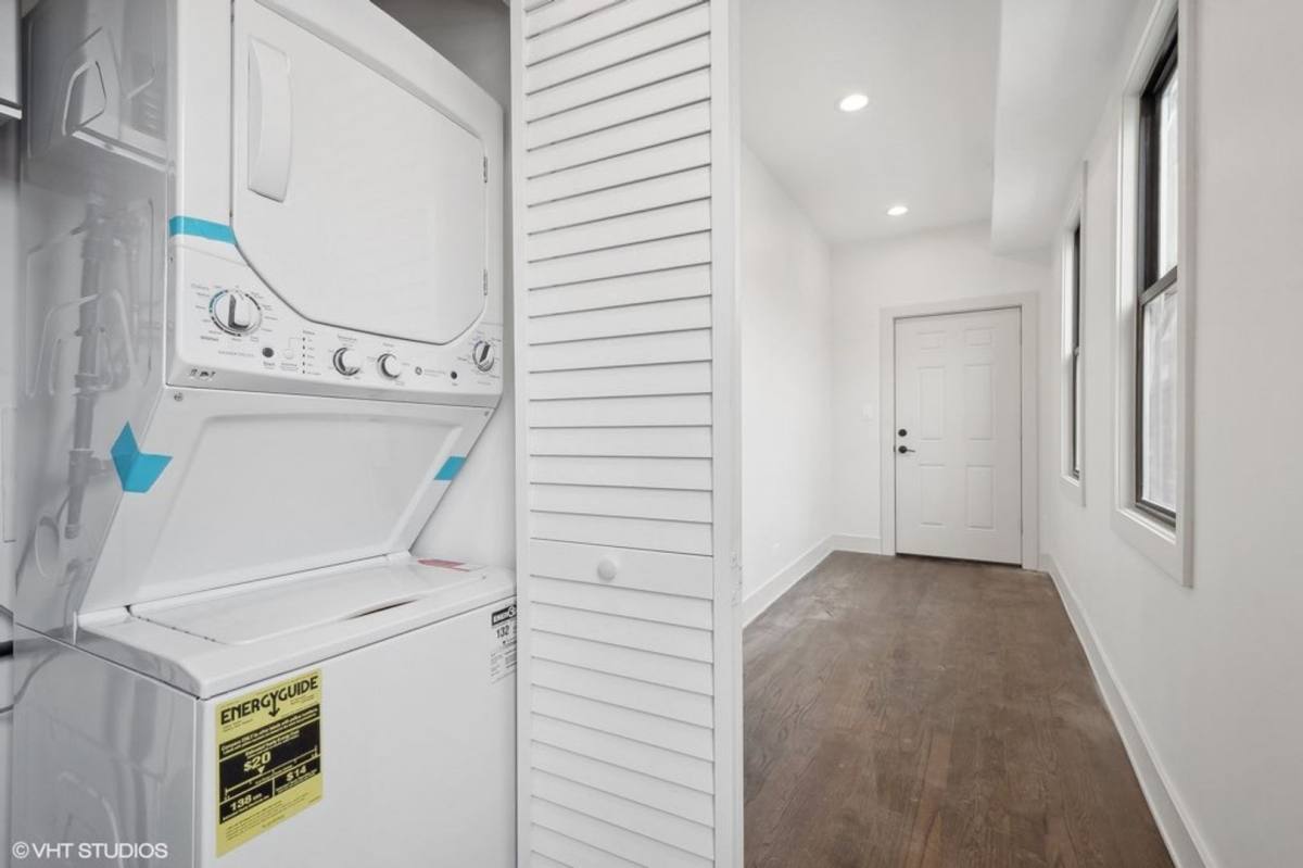 Apartment for rent at 1114 W Grand Ave, Chicago, IL 60642