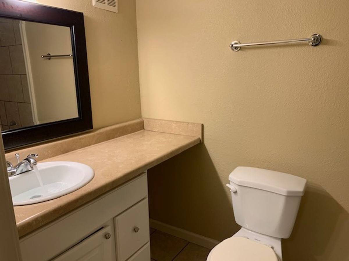 Condo for rent at 6705 Majestic Oak Place, Memphis, TN 38120
