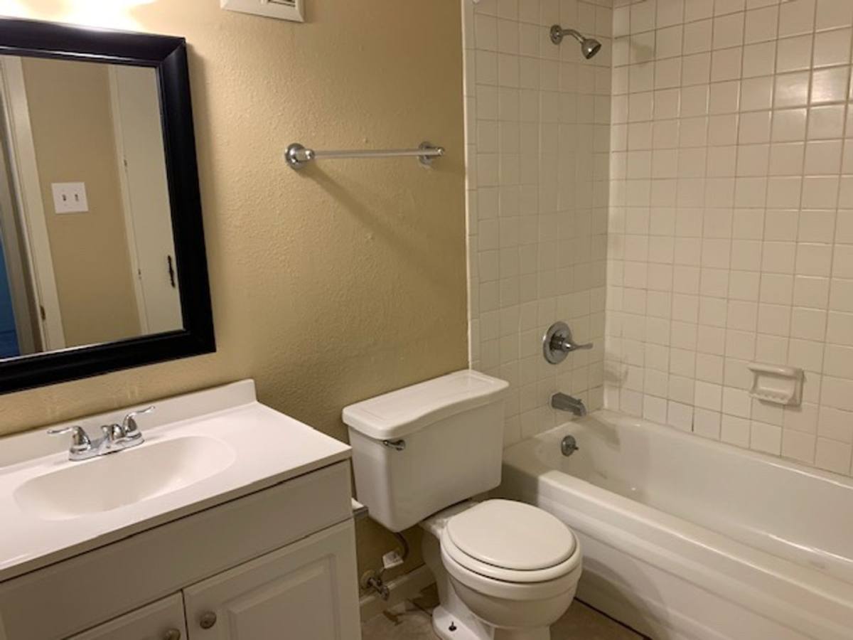 Condo for rent at 6705 Majestic Oak Place, Memphis, TN 38120
