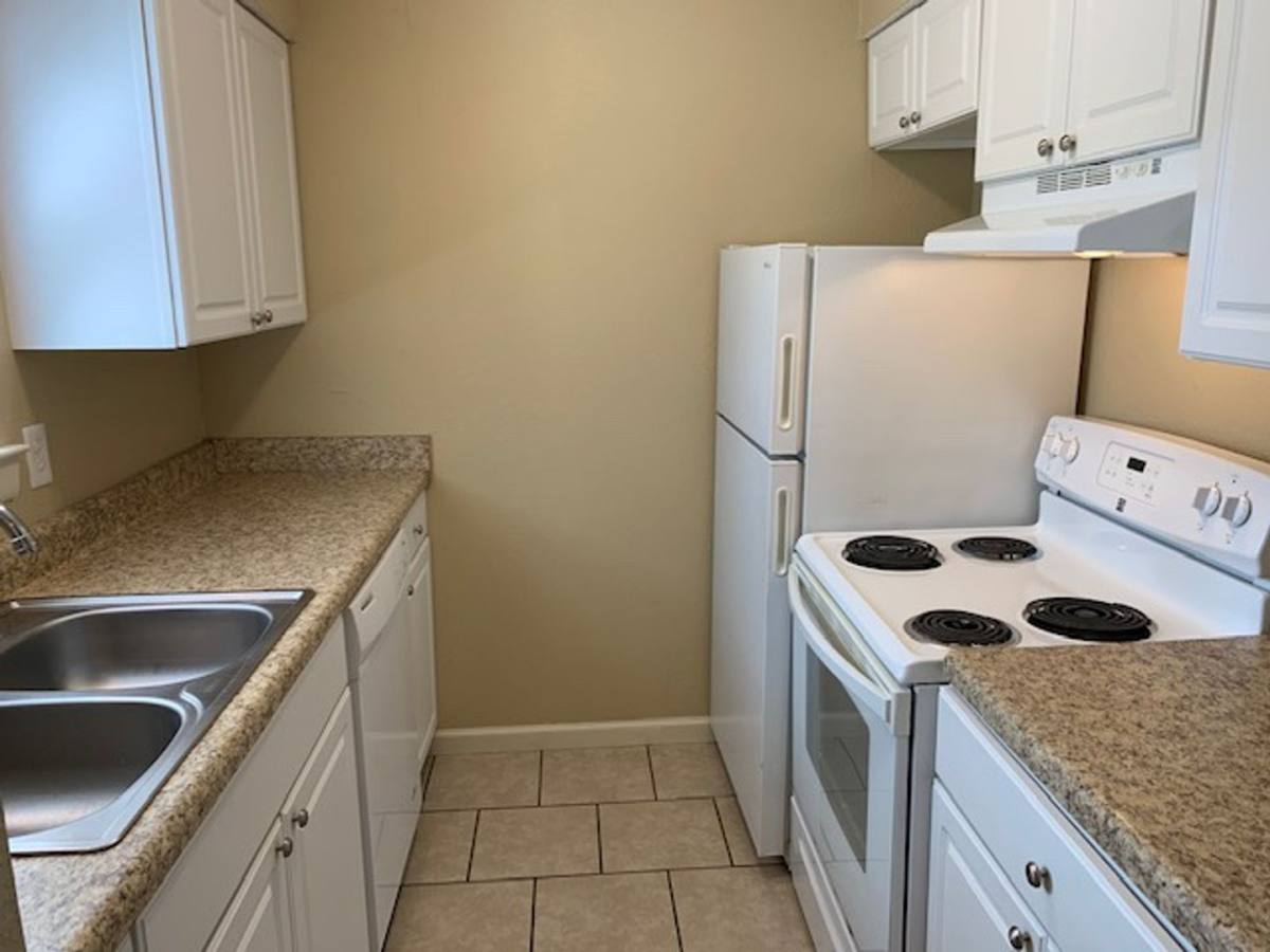 Condo for rent at 6705 Majestic Oak Place, Memphis, TN 38120