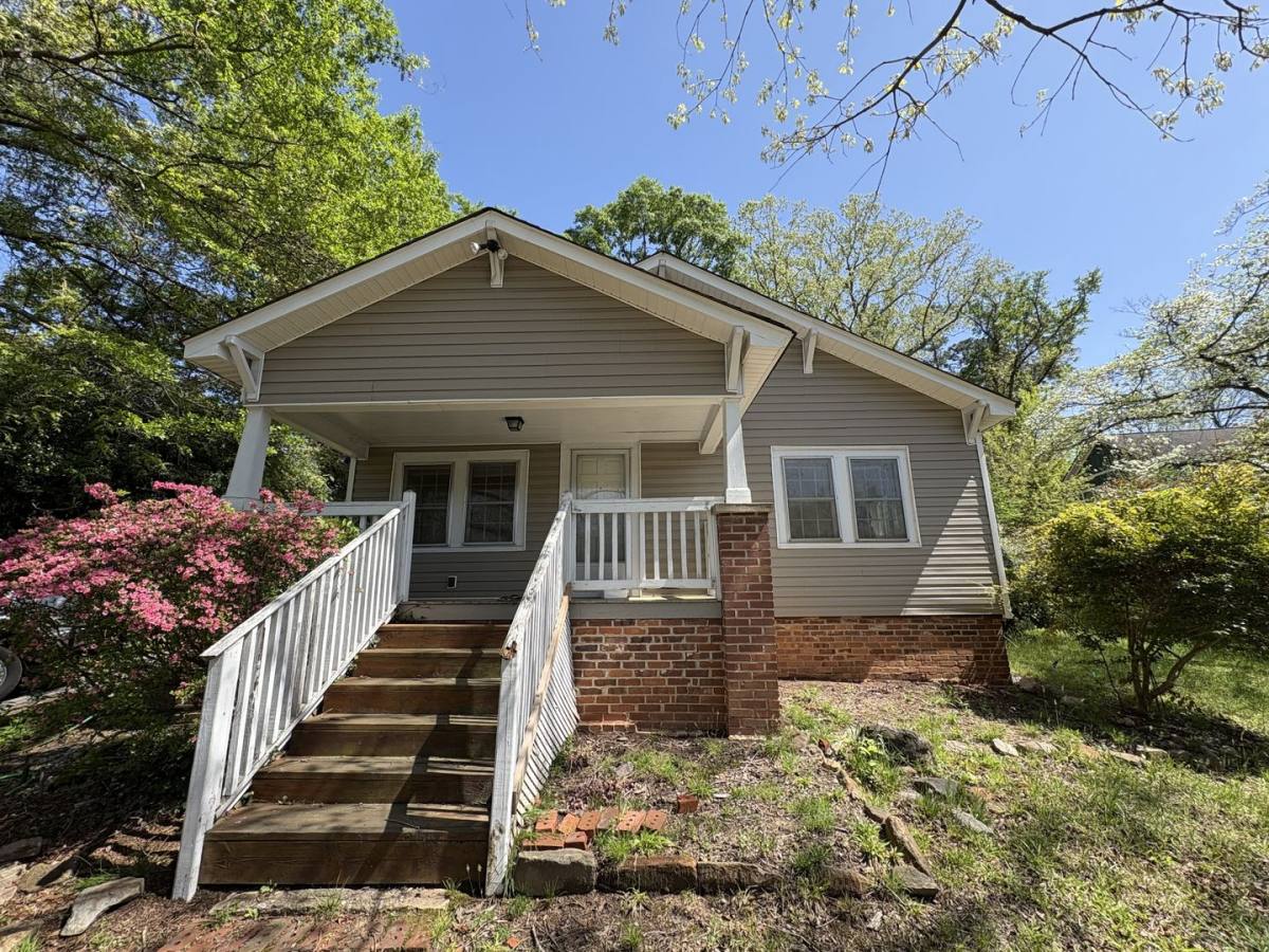 102 Old Central Rd, Clemson, SC 29631