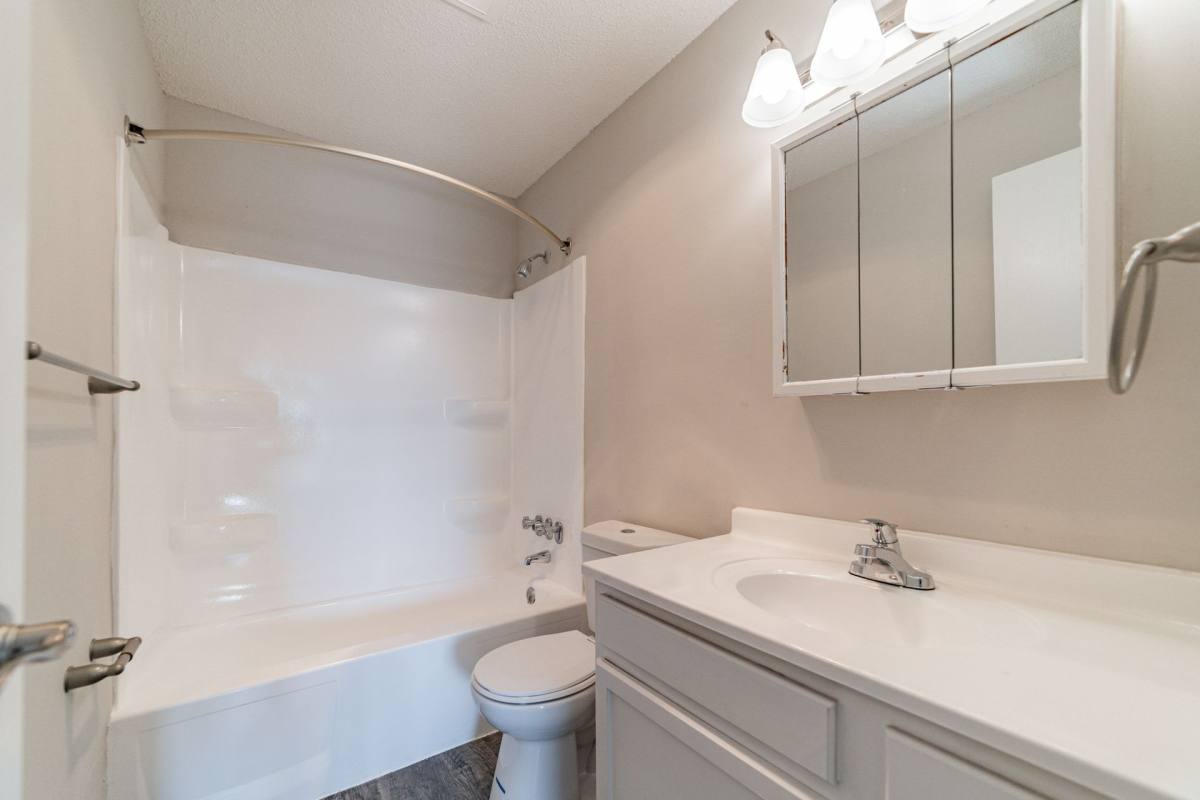 Apartment for rent at 7201 SE 5th St, Des Moines, IA 50315