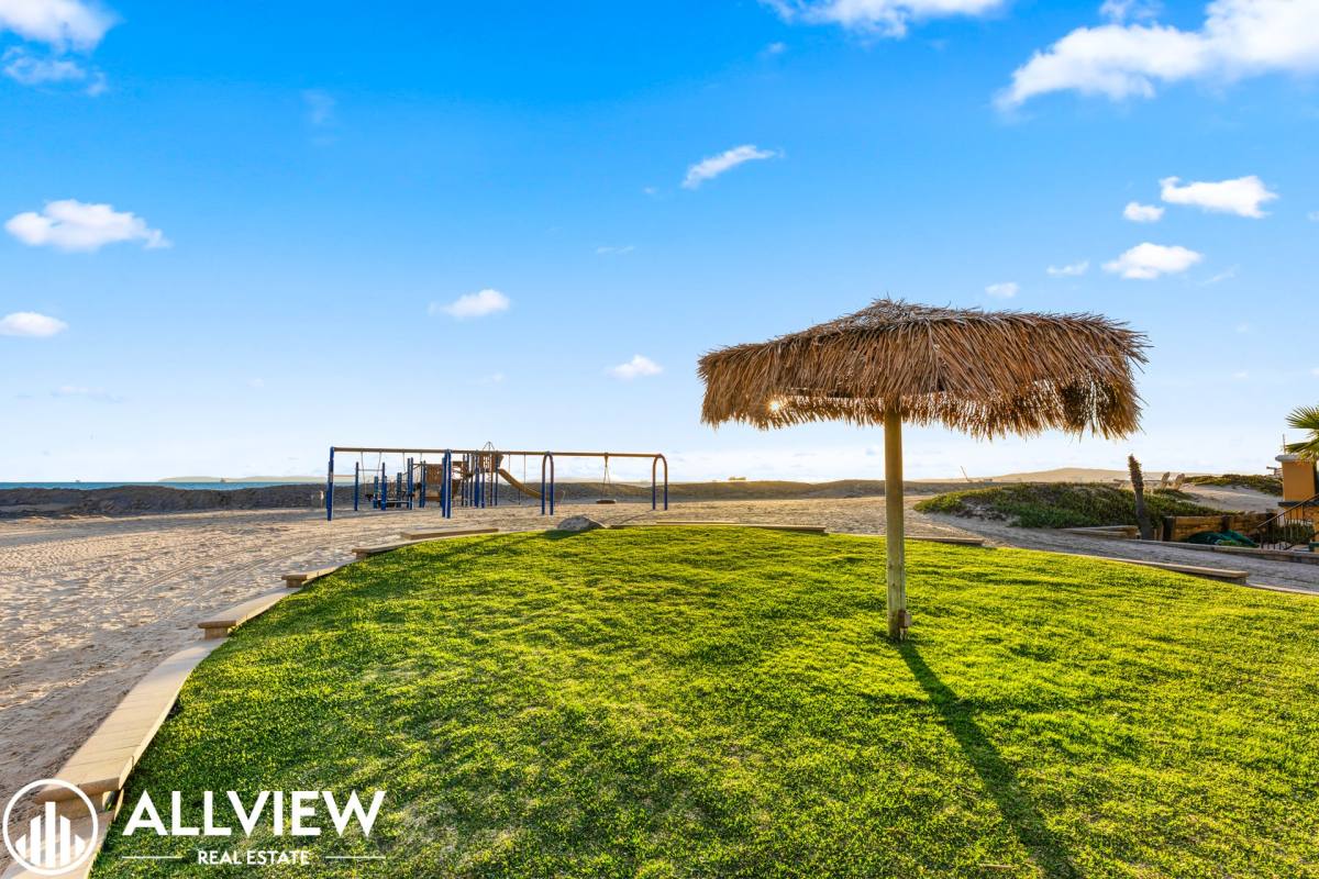 Apartment for rent at 17 C Pacific Ave, Surfside, CA 90743