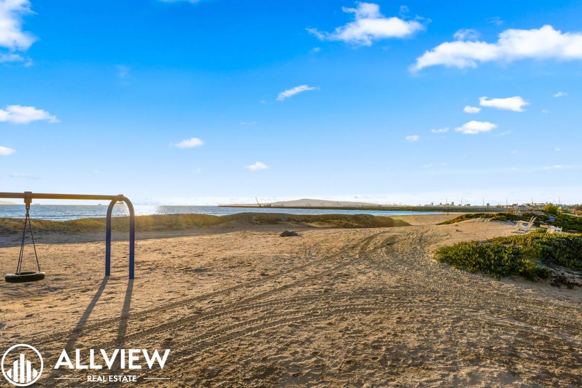 Apartment for rent at 17 C Pacific Ave, Surfside, CA 90743