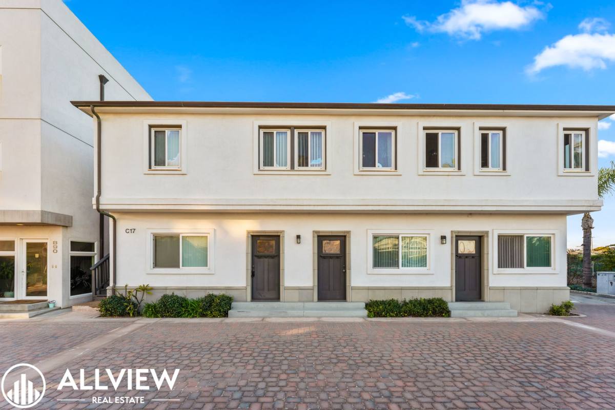 Apartment for rent at 17 C Pacific Ave, Surfside, CA 90743