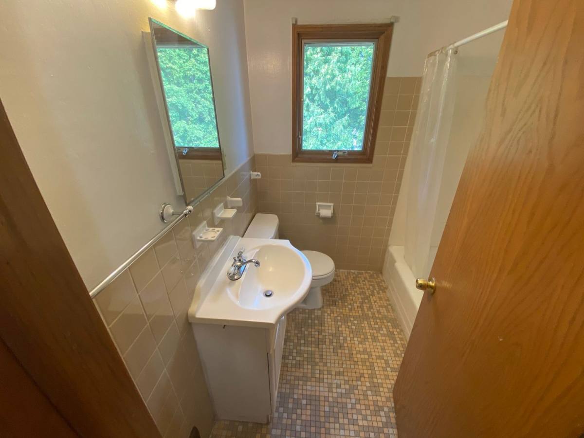 Apartment for rent at 2101-2109 W 90th St, Minneapolis, MN 55431