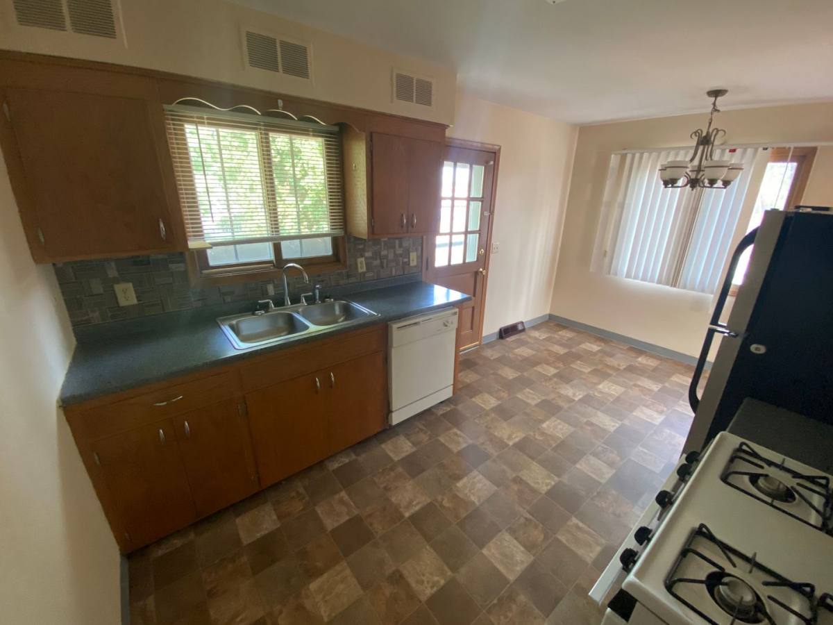 Apartment for rent at 2101-2109 W 90th St, Minneapolis, MN 55431