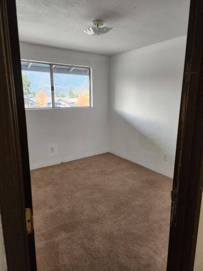 Apartment for rent at 226 Mountain View Ave, Myrtle Creek, OR 97457