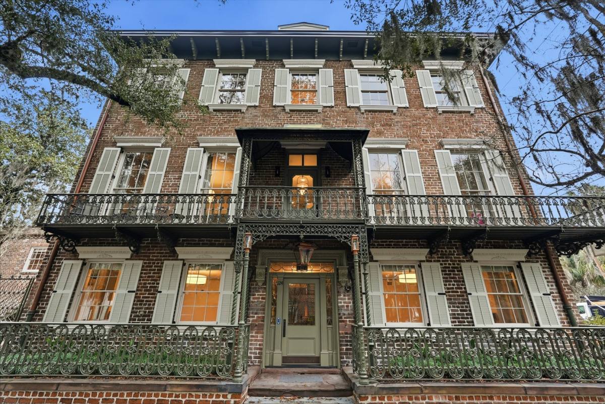 Apartment for rent at 124 E McDonough St, Savannah, GA 31401