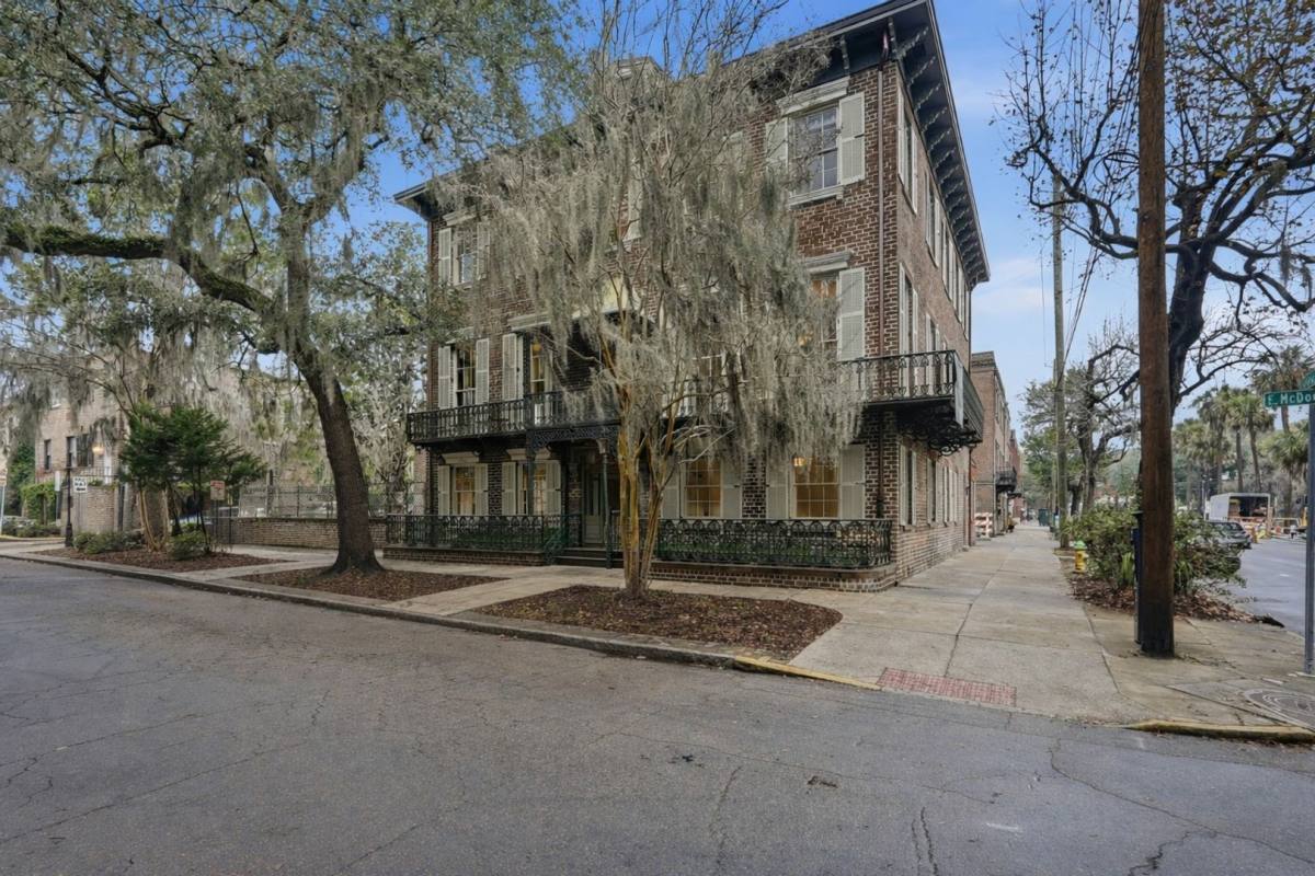 Apartment for rent at 124 E McDonough St, Savannah, GA 31401