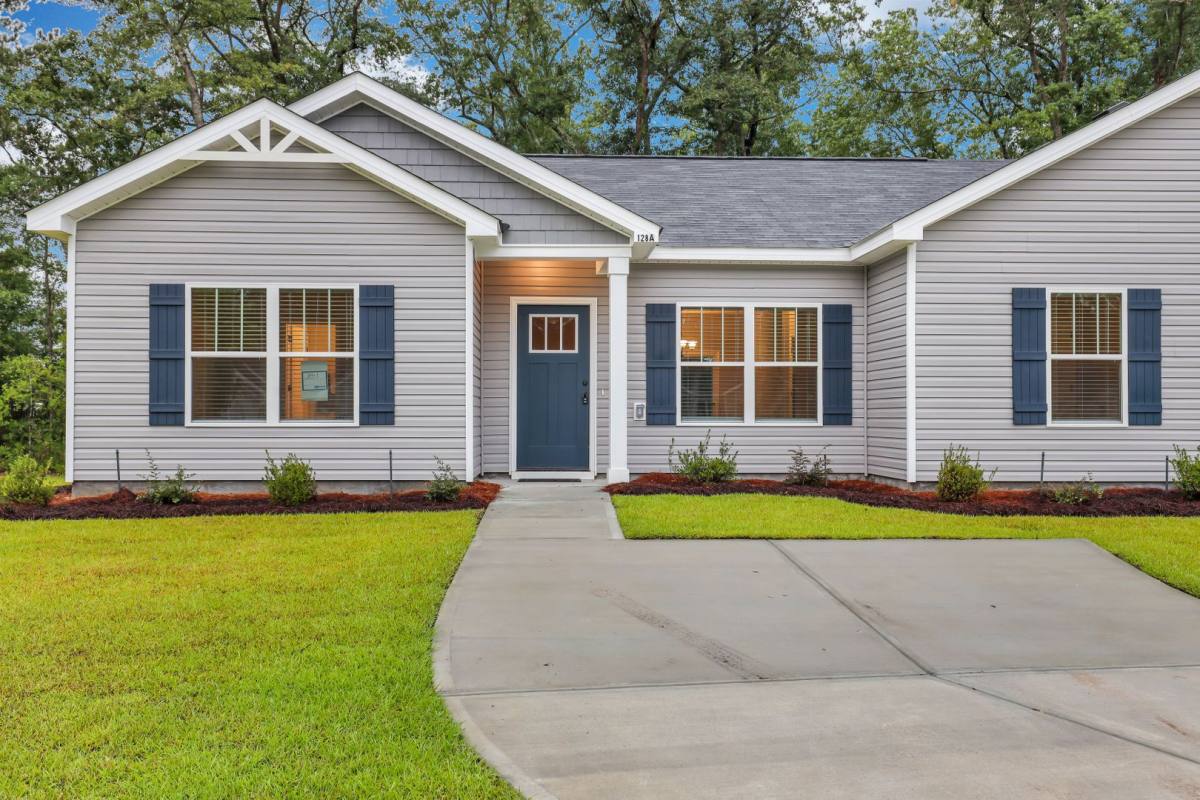 House for rent at 122 A Smithfield Dr, Rincon, GA 31326