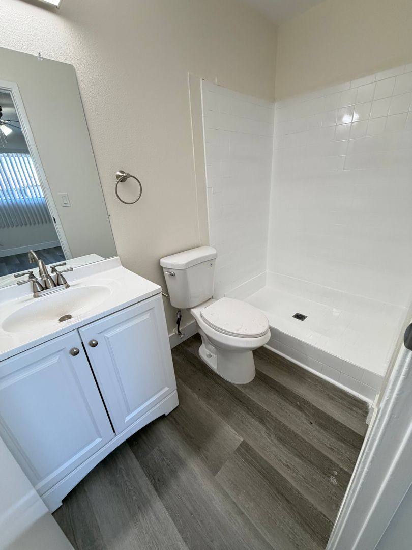 Apartment for rent at 9351 Washburn Rd, Downey, CA 90242