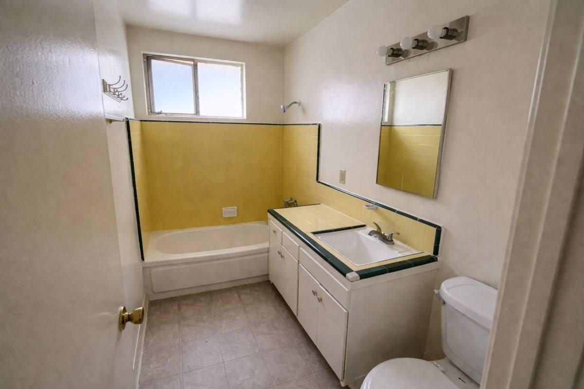Apartment for rent at 4001 Coco Ave, Los Angeles, CA 90008
