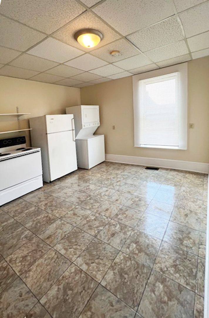 Apartment for rent at 390 S Upper St, Lexington, KY 40508