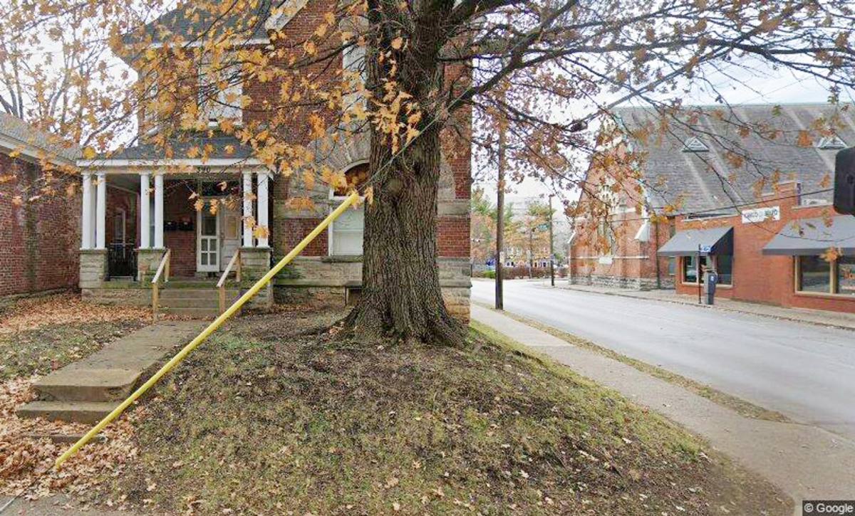 Apartment for rent at 390 S Upper St, Lexington, KY 40508