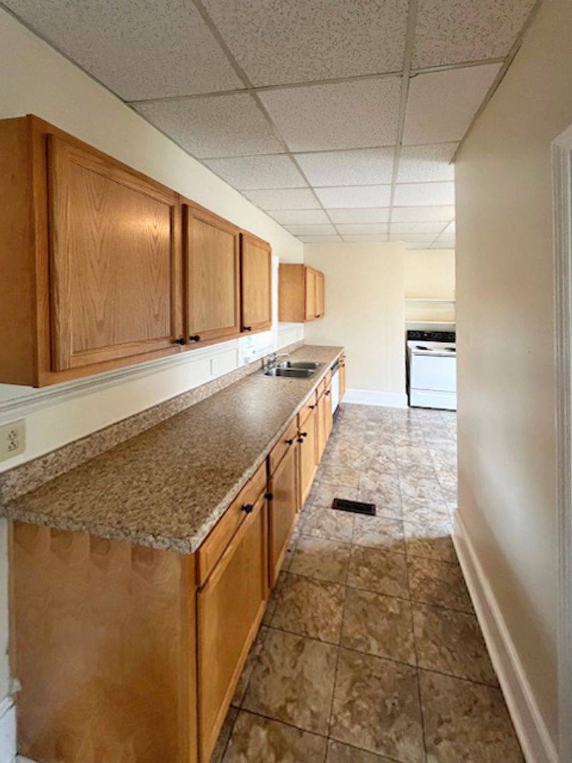Apartment for rent at 390 S Upper St, Lexington, KY 40508