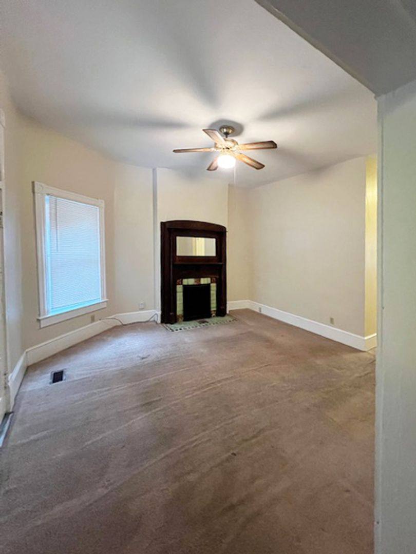 Apartment for rent at 390 S Upper St, Lexington, KY 40508