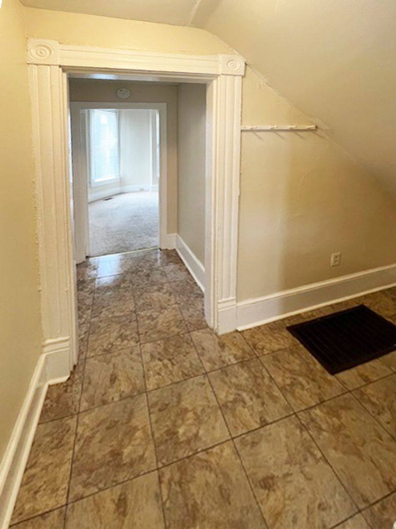 Apartment for rent at 390 S Upper St, Lexington, KY 40508