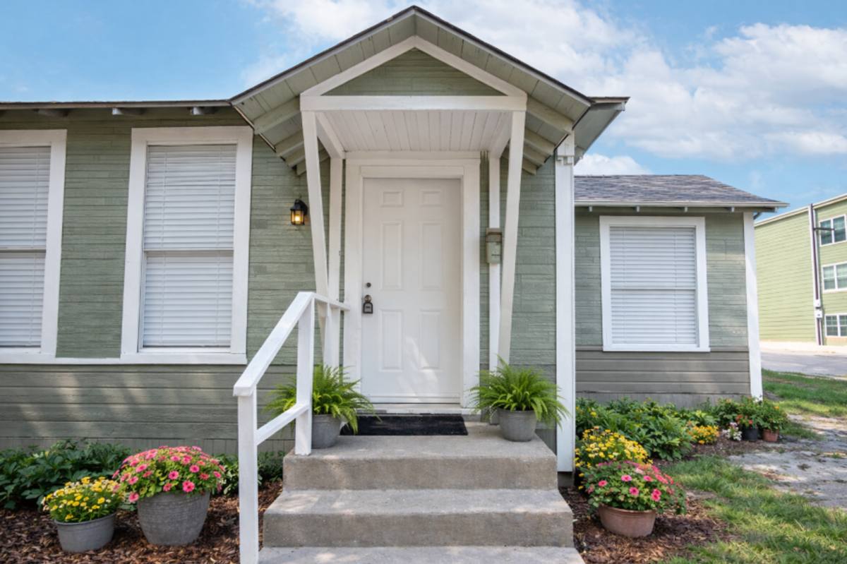 Apartment for rent at 111 S Olive St, San Antonio, TX 78203