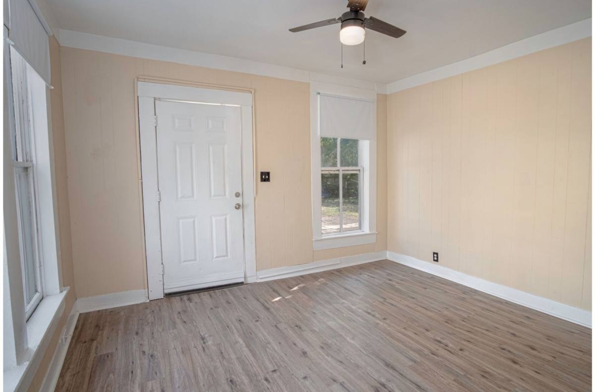 Apartment for rent at 111 S Olive St, San Antonio, TX 78203