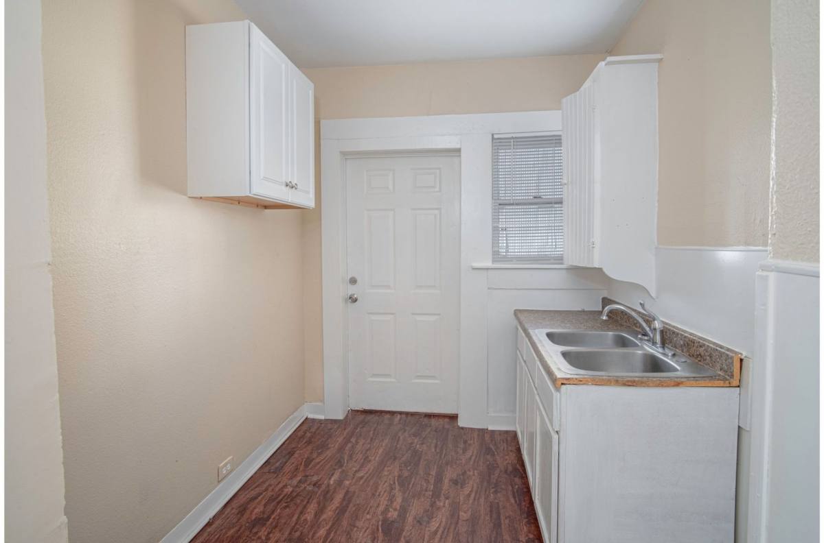 Apartment for rent at 111 S Olive St, San Antonio, TX 78203