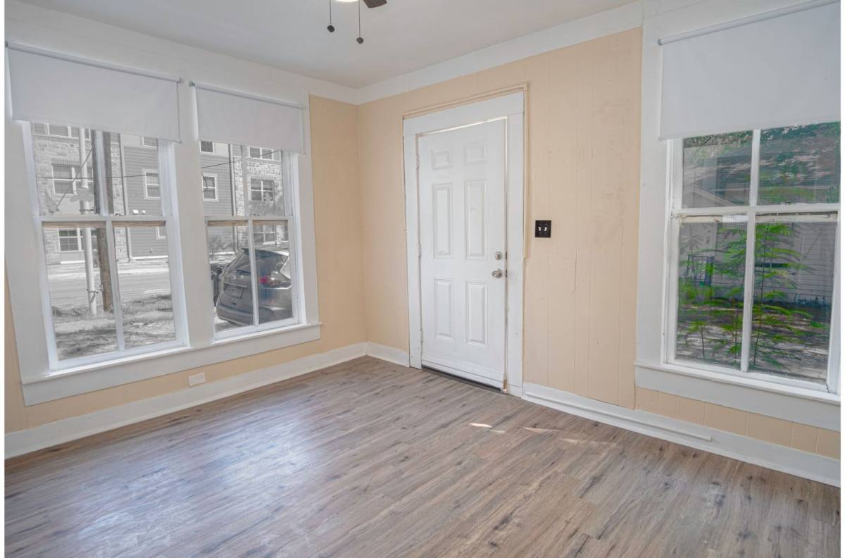 Apartment for rent at 111 S Olive St, San Antonio, TX 78203