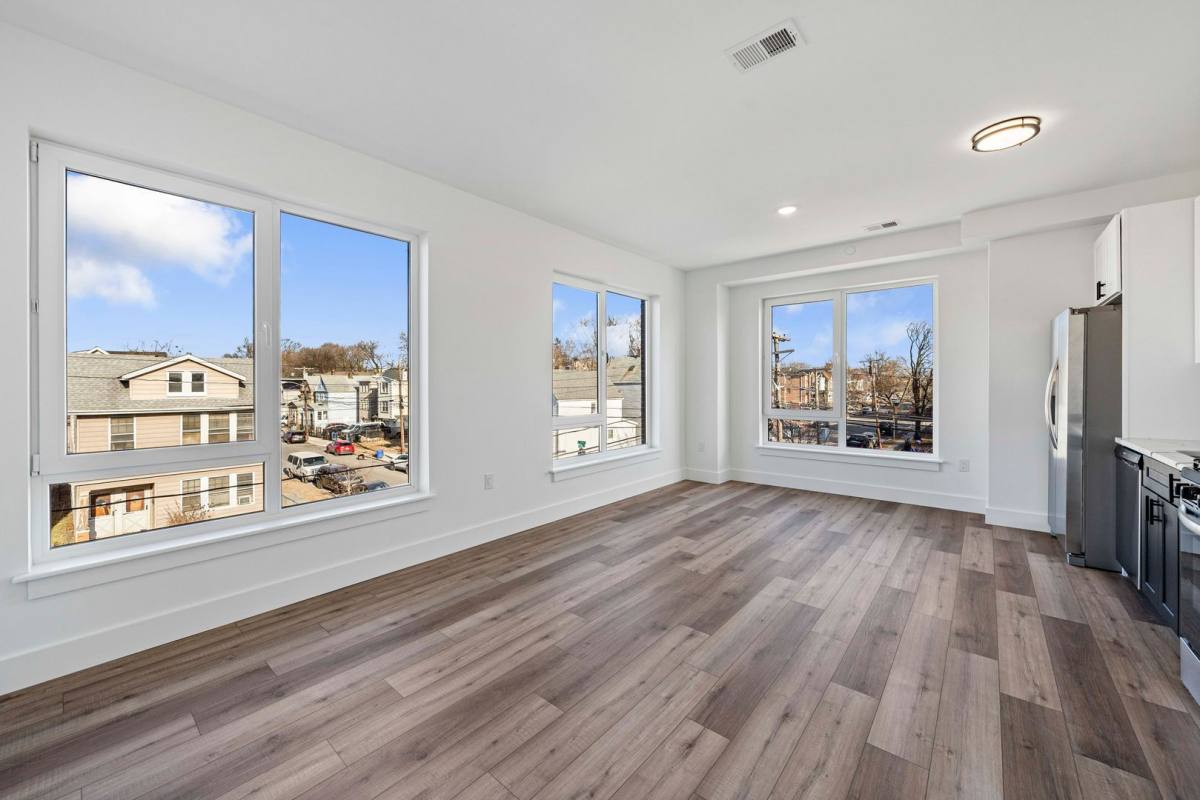 Apartment for rent at 560-572 13th Ave, Newark, NJ 07103