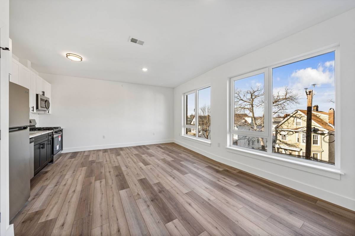 Apartment for rent at 560-572 13th Ave, Newark, NJ 07103
