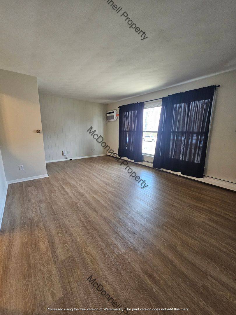 Apartment for rent at 1656-1666 W 42nd St, Davenport, IA 52806