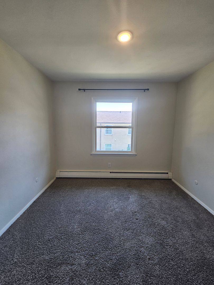 Apartment for rent at 1656-1666 W 42nd St, Davenport, IA 52806