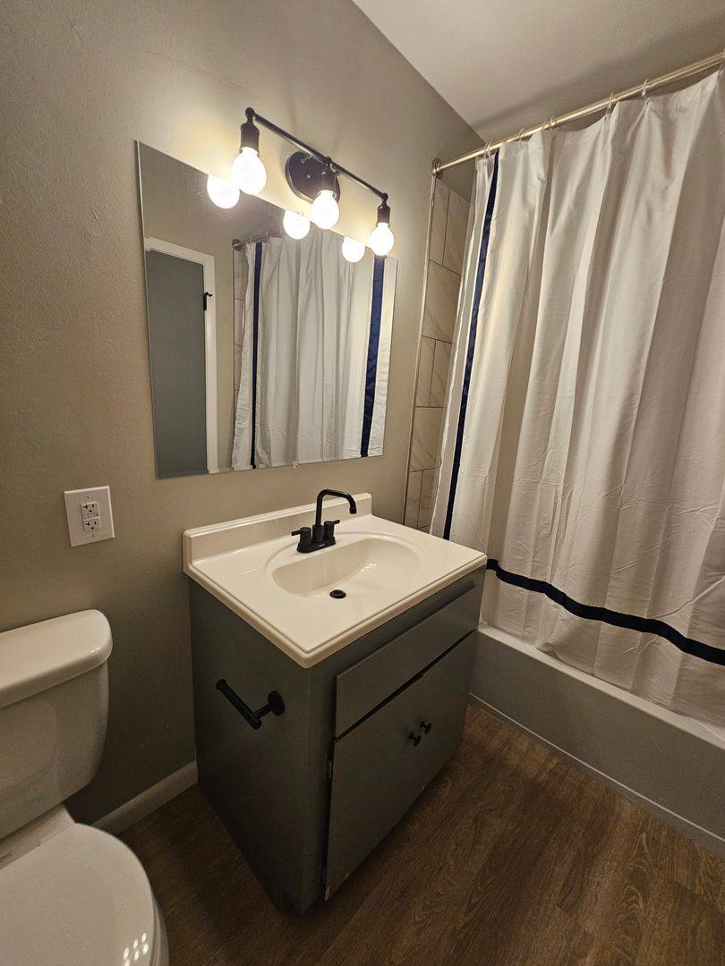 Apartment for rent at 1656-1666 W 42nd St, Davenport, IA 52806