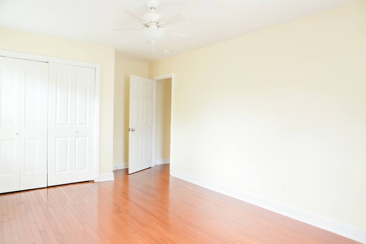 House for rent at 61 Cooper St, Charleston, SC 29403