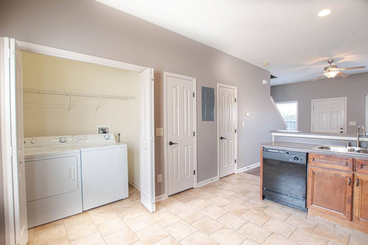 Townhouse for rent at 1209 Ash Ridge Dr, Clarksville, TN 37042
