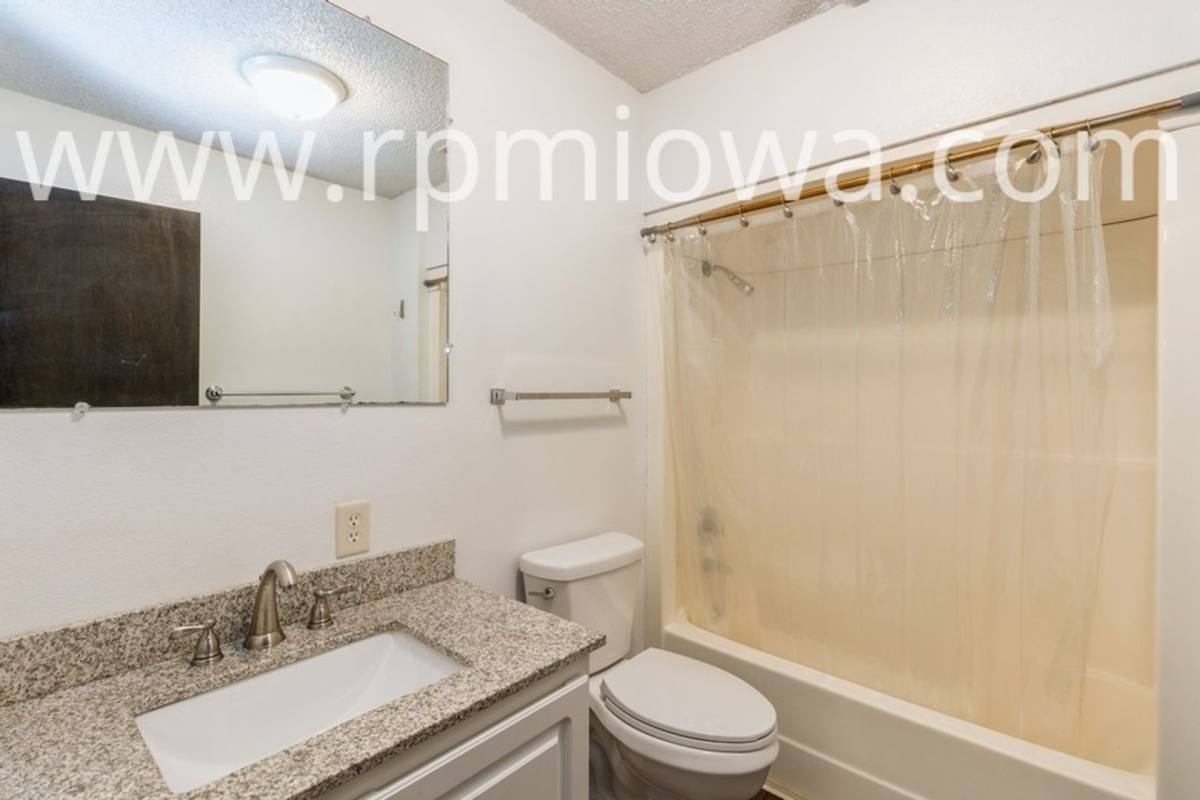 Apartment for rent at 1507 N Dakota Ave, Ames, IA 50014