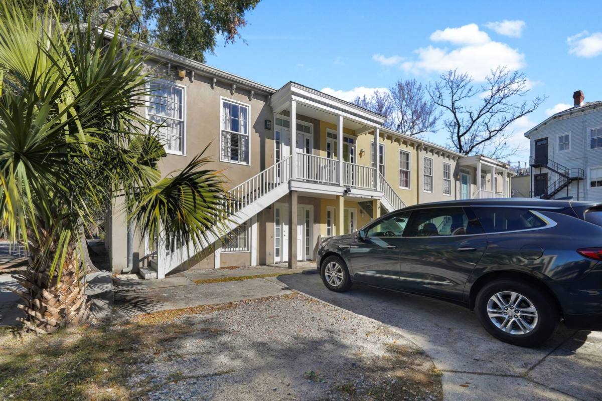 Apartment for rent at 702 Tattnall St, Savannah, GA 31401