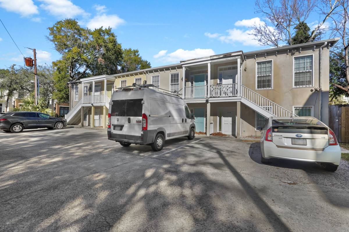 Apartment for rent at 702 Tattnall St, Savannah, GA 31401