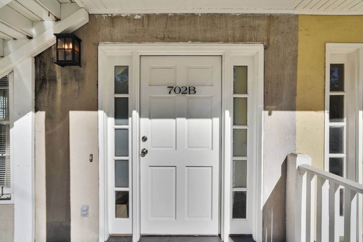 Apartment for rent at 702 Tattnall St, Savannah, GA 31401