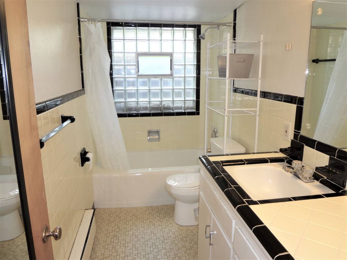 Apartment for rent at 400 Mimosa Court, Columbia, MO 65201