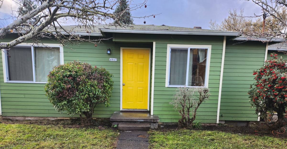 House for rent at 4847 SE 87th Ave, Portland, OR 97266