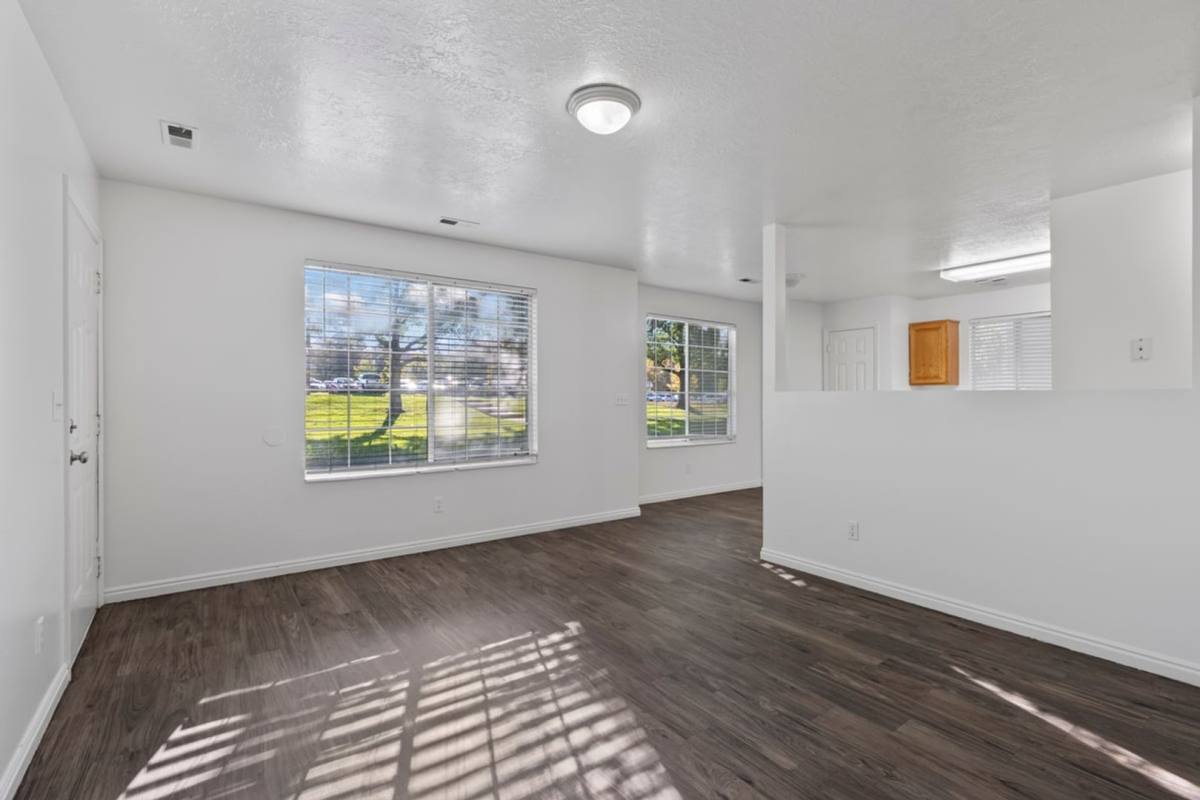 Townhouse for rent at 850 S 1000 E, Clearfield, UT 84015