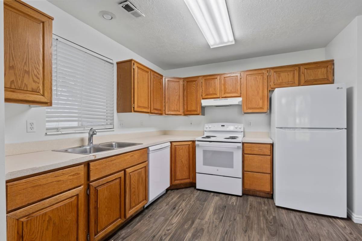 Townhouse for rent at 850 S 1000 E, Clearfield, UT 84015