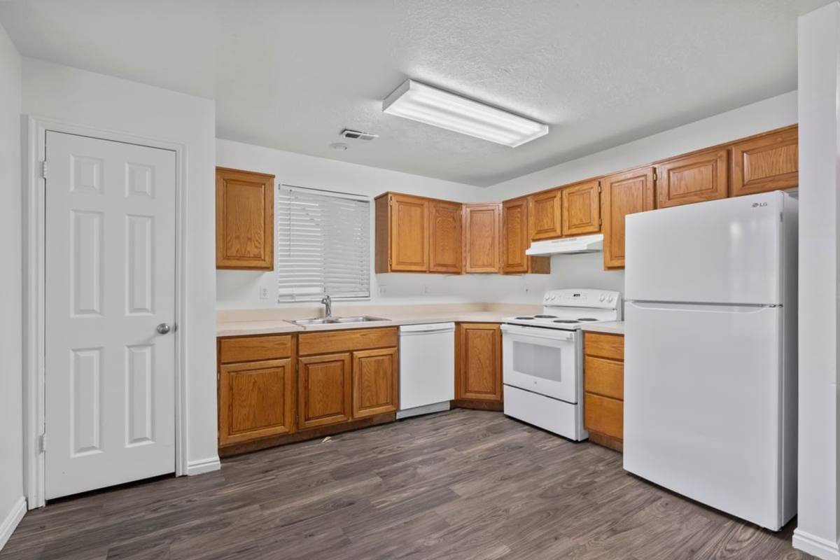 Townhouse for rent at 850 S 1000 E, Clearfield, UT 84015