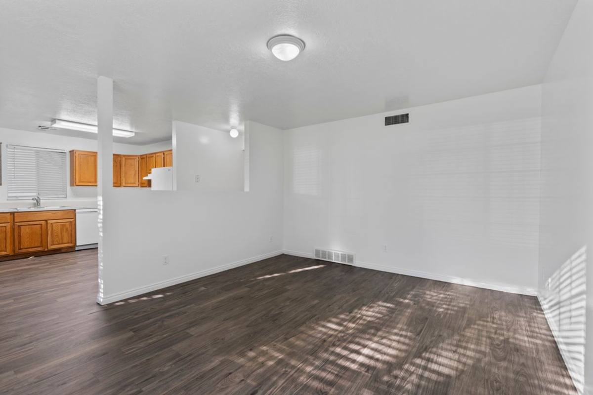 Townhouse for rent at 850 S 1000 E, Clearfield, UT 84015