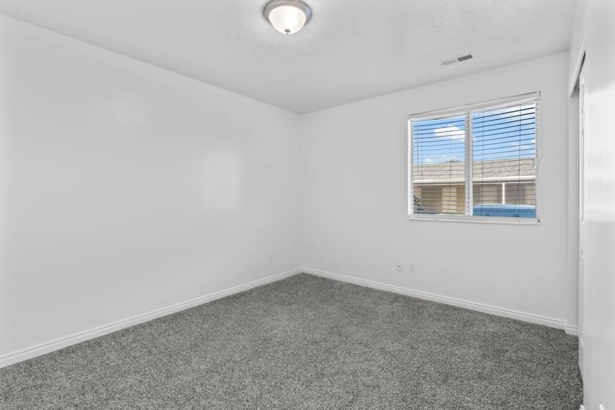 Townhouse for rent at 850 S 1000 E, Clearfield, UT 84015