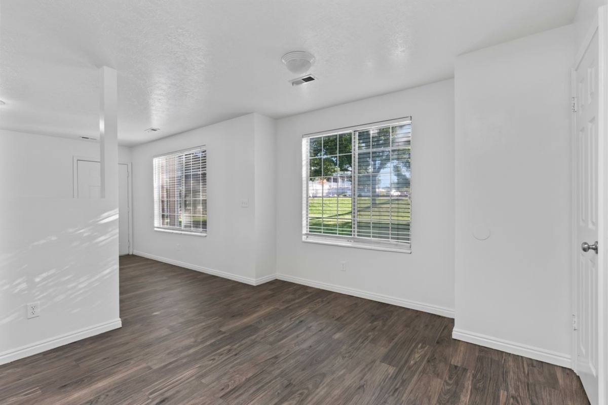 Townhouse for rent at 850 S 1000 E, Clearfield, UT 84015