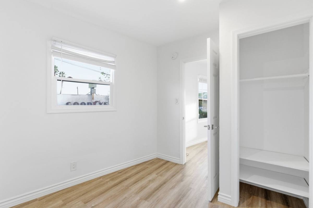 Apartment for rent at 1313 Pico Blvd, Santa Monica, CA 90405