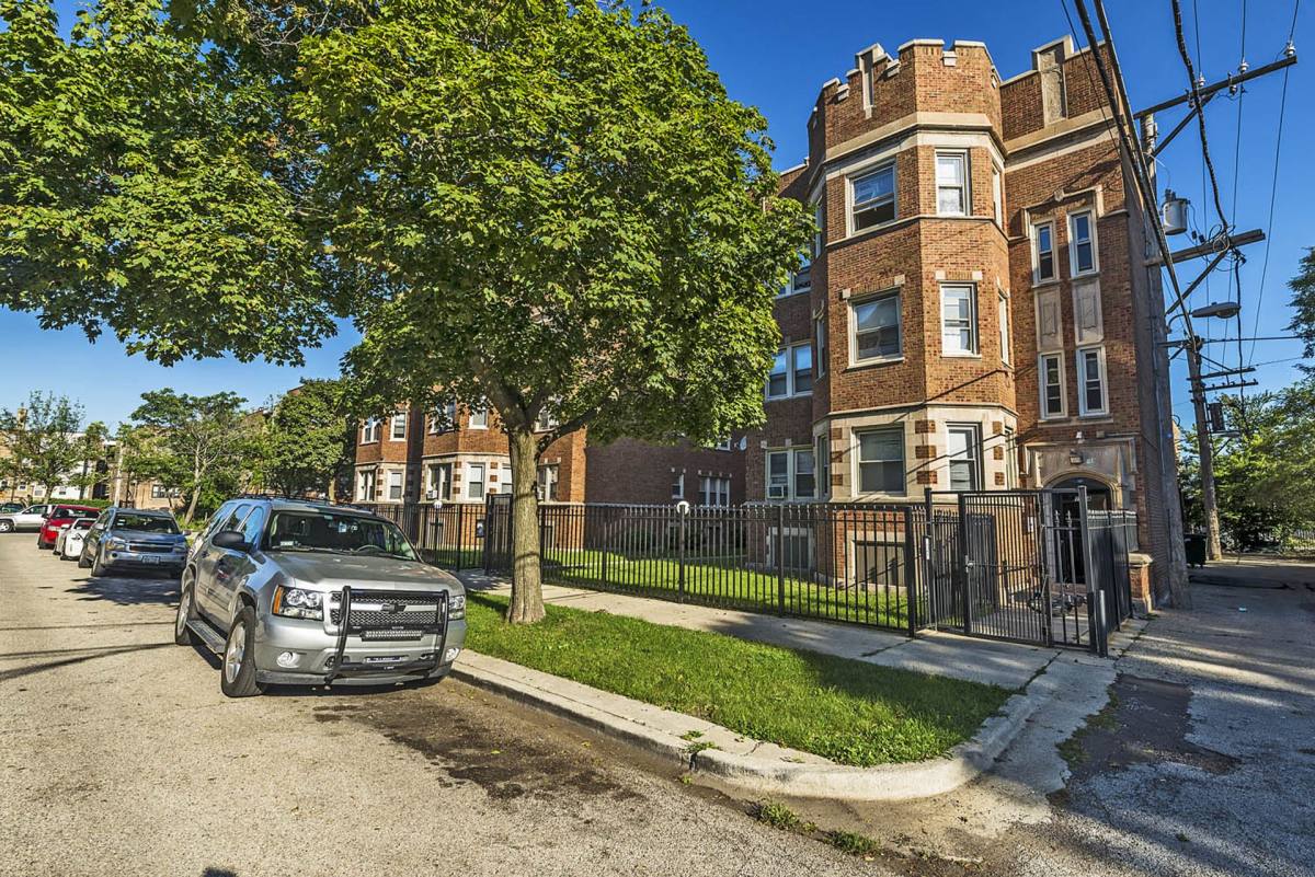Apartment for rent at 7109-15 S Ridgeland Ave, Chicago, IL 60649